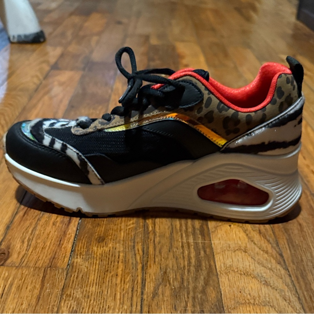 Skechers Uno Hi “The Hunt” animal print sneaker size 9 - Picture 6 of 9